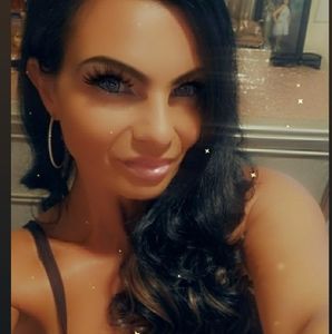 Meet your Posher, Dana